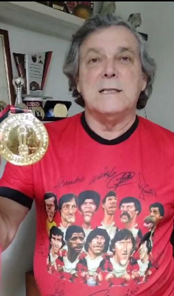 Solidariedade no RS: Lico doa camisa e réplica de medalha do título mundial do Flamengo para rifa em apoio às vítimas da tragédia