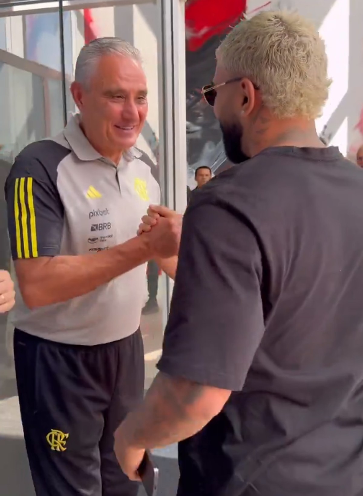 Gabigol expressa sua gratidão a Tite: ‘Estou aqui por você. Você me apoiou quando mais precisei’