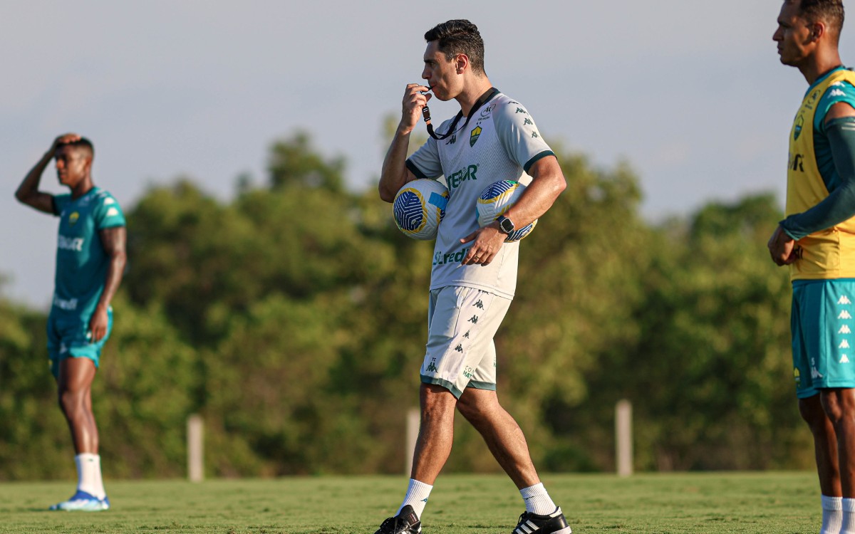 Cuiabá busca quebrar sequência sem vitórias em partida contra o Flamengo no Brasileirão