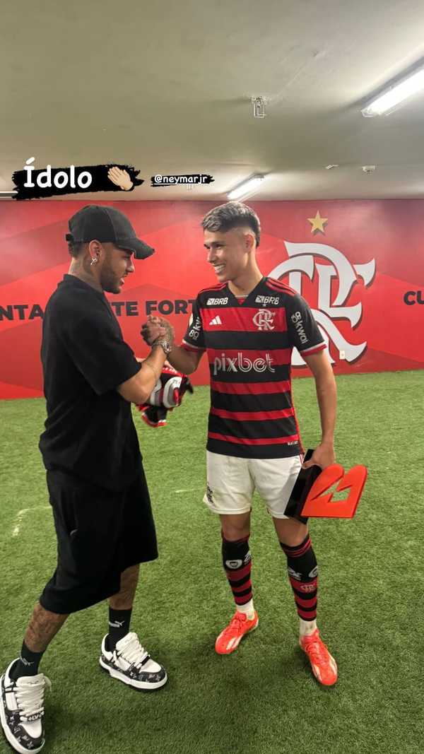 Luiz Araújo, do Flamengo, comemora mensagem de parabéns de Neymar após golaço e brinca: “Cada vez mais bonito”