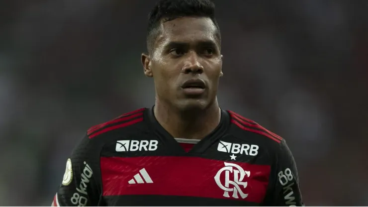 Alex Sandro descarta possibilidade de ‘entregar’ em Criciúma X Flamengo