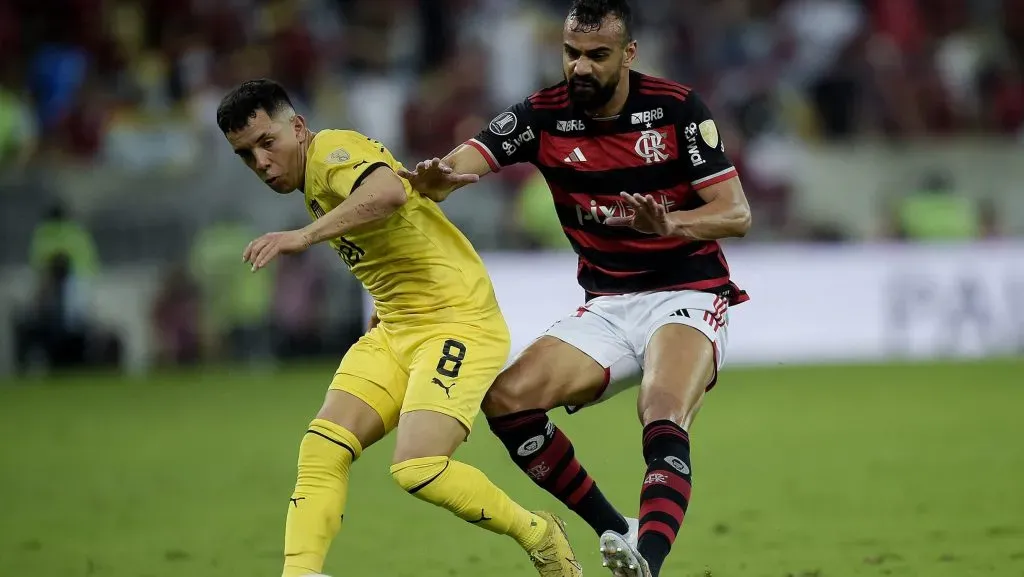 Flamengo busca contratar Léo Fernández para formar dupla com Bruno Henrique.