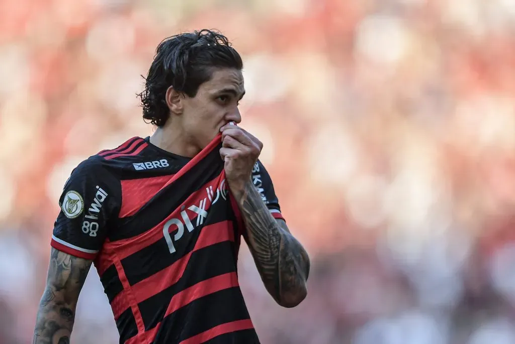 Flamengo enfrenta dificuldades em 2024 com 30 jogadores lesionados.