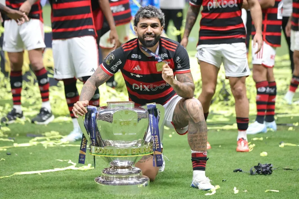 Gabigol começa contagem regressiva nas redes sociais após deixar o Flamengo.