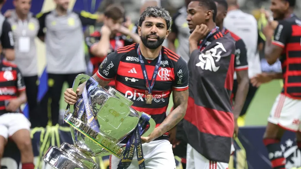 Gabigol firma acordo com o Cruzeiro por salário de R$ 1,5 milhão.