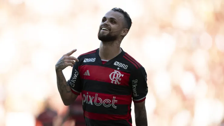 Michael se destaca no Flamengo diante do Internacional