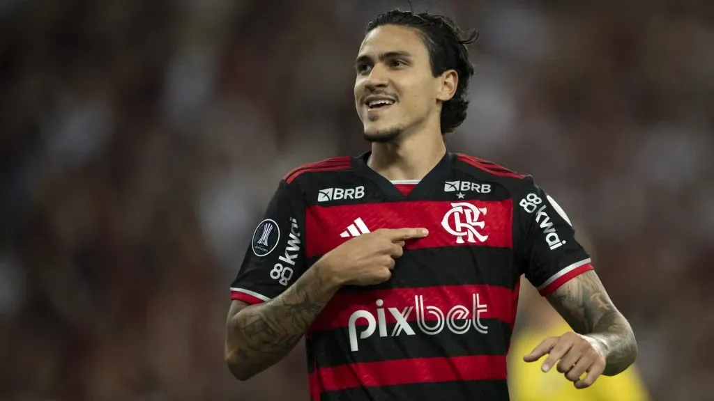 Ronaldo Fenômeno elogia Pedro, do Flamengo, e lamenta lesão no joelho: “Uma pena”