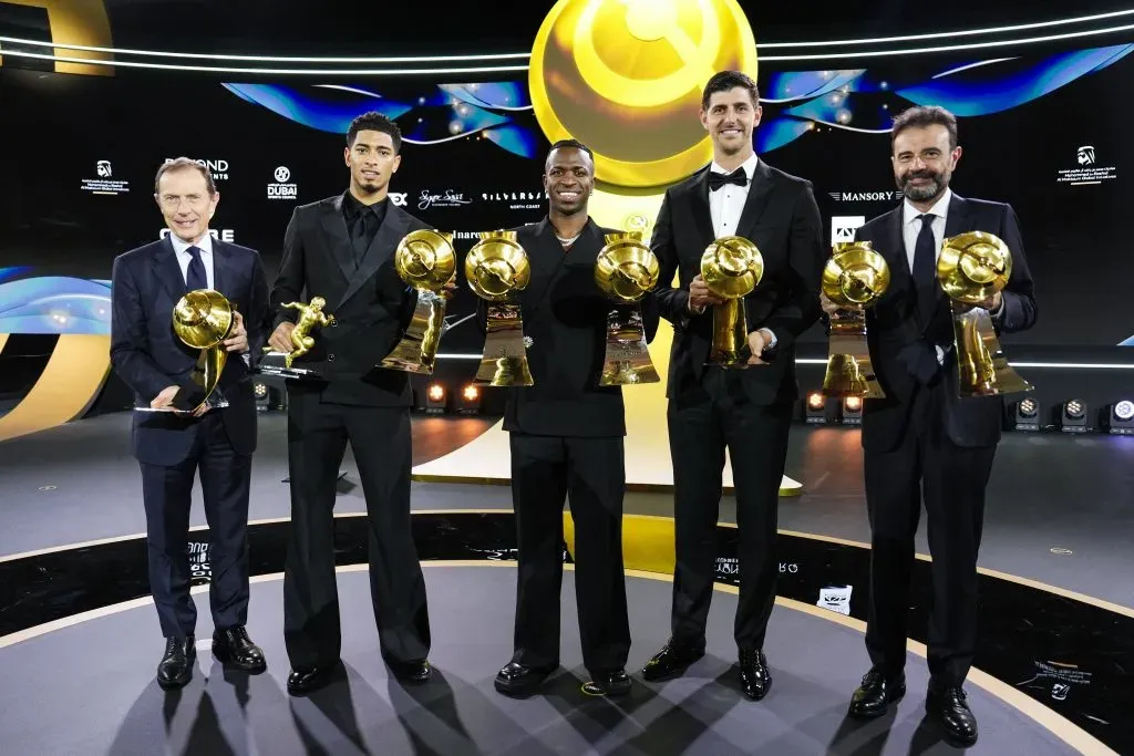 Vini Jr menciona Flamengo após conquistar prêmio de melhor jogador do mundo