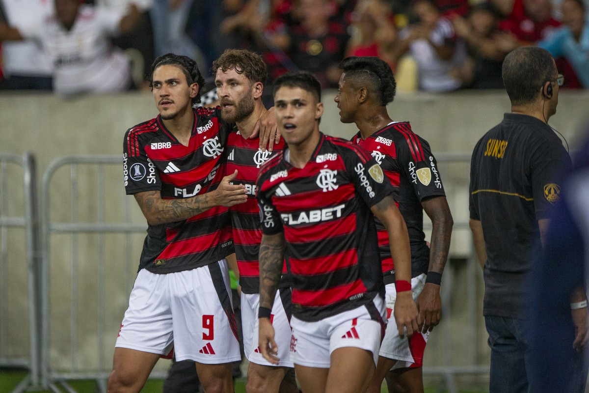 Léo Pereira e Rossi salvam Flamengo em atuação que é reflexo da irregularidade na Libertadores; leia análiseEntre vaias e aplausos no Maracanã, o Flamengo está classificado às oitavas de final da Libertadores como segundo colocado da Chave C. Os 65 minutos até…quinta, 29 de maio de 2025 às 01:30