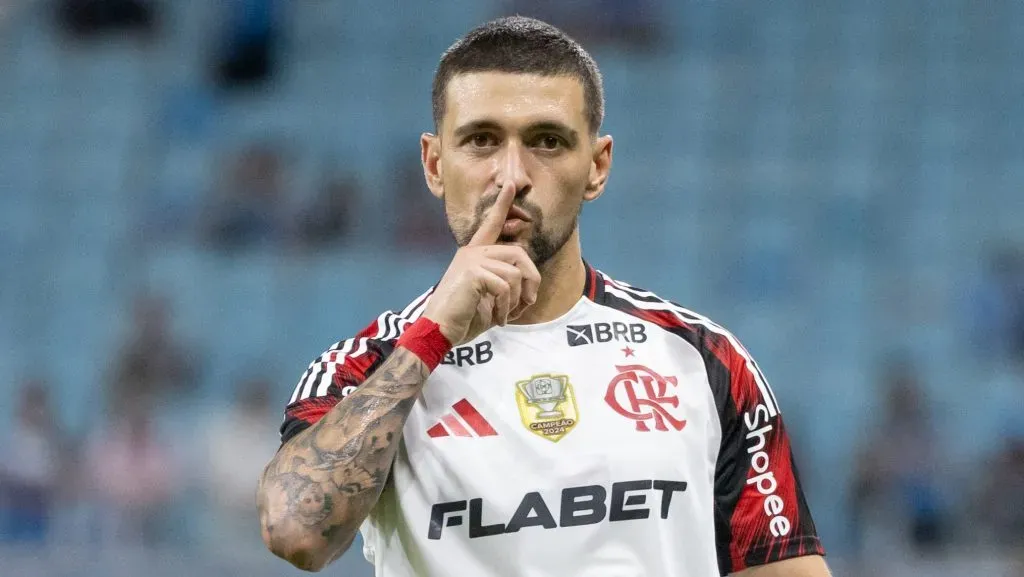 Cicinho crava o placar e vencedor de Palmeiras x Flamengo
