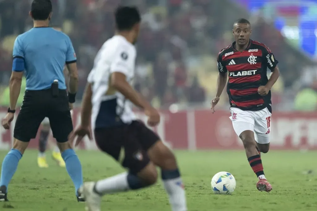 De La Cruz tem entorse no joelho, mas evita cirurgia no Flamengo