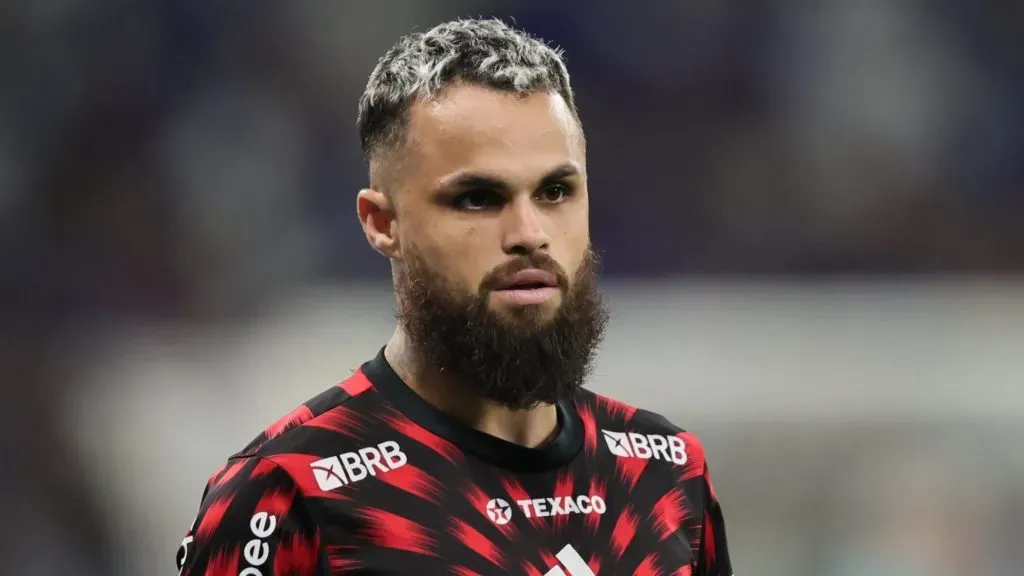 Flamengo e Botafogo brigam por Wesley, do Al Nassr, por empréstimo