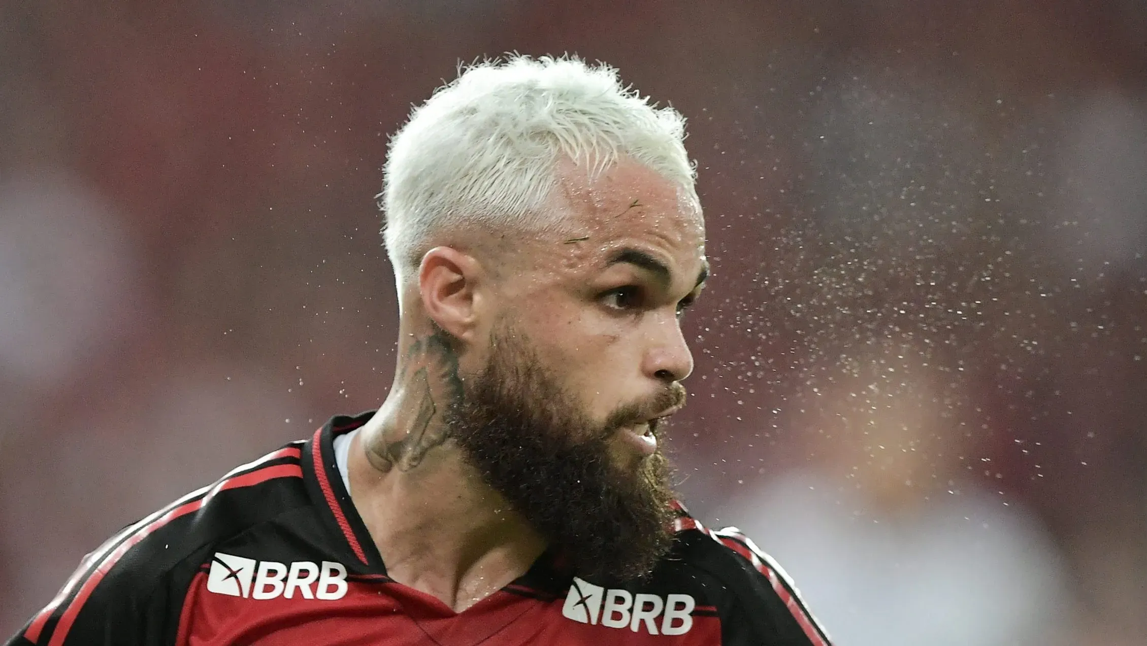 Flamengo sonha com Róger Guedes, mas deve focar em Ângelo