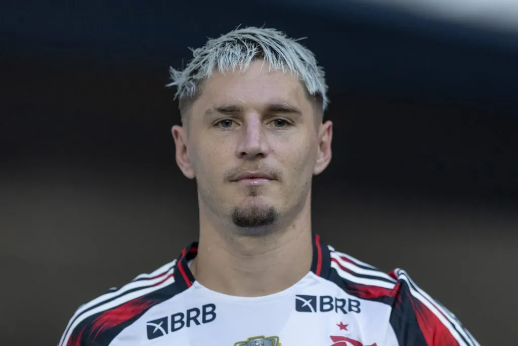 Guillermo Varela é sincero e confirma renovação com o Flamengo