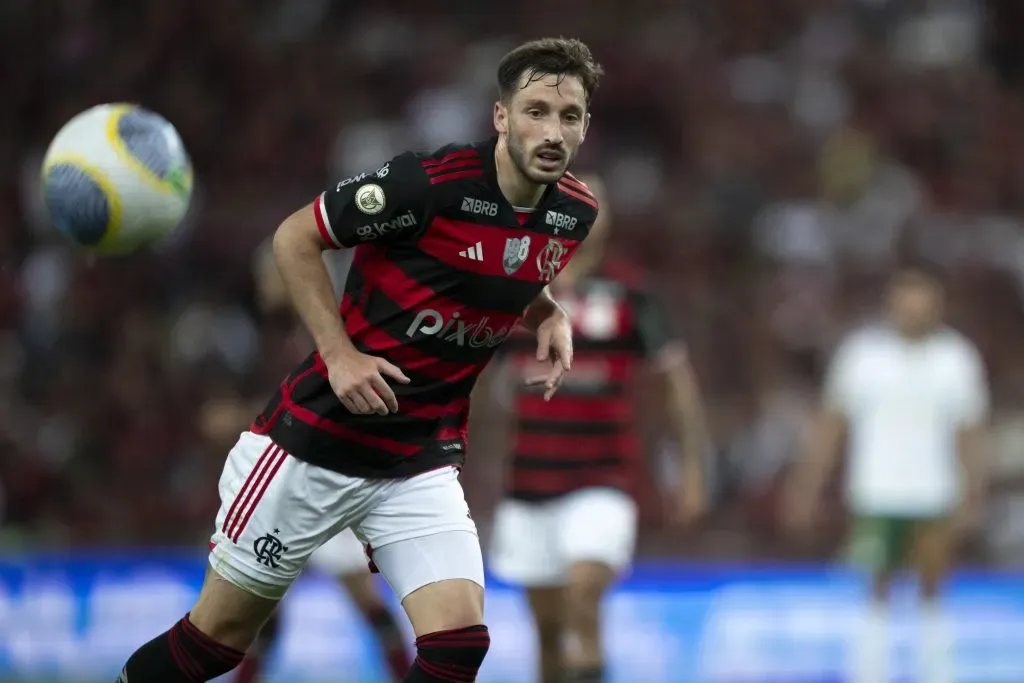 Matías Viña deve reforçar o Flamengo contra o Deportivo Táchira