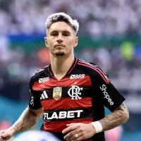 Erro do VAR: bola bate na perna de Varela antes de braço em Palmeiras x <a href=