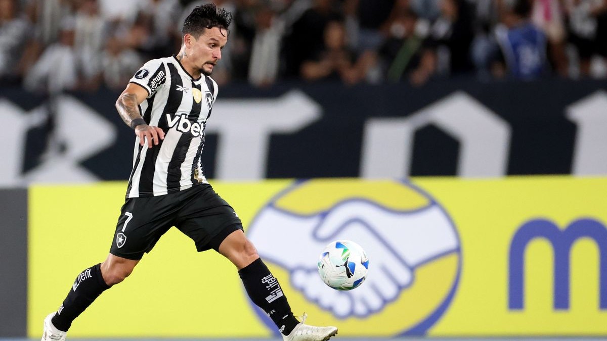 Artur foi o ‘craque do jogo’ do Botafogo na última quarta-feira (14), pela Libertadores