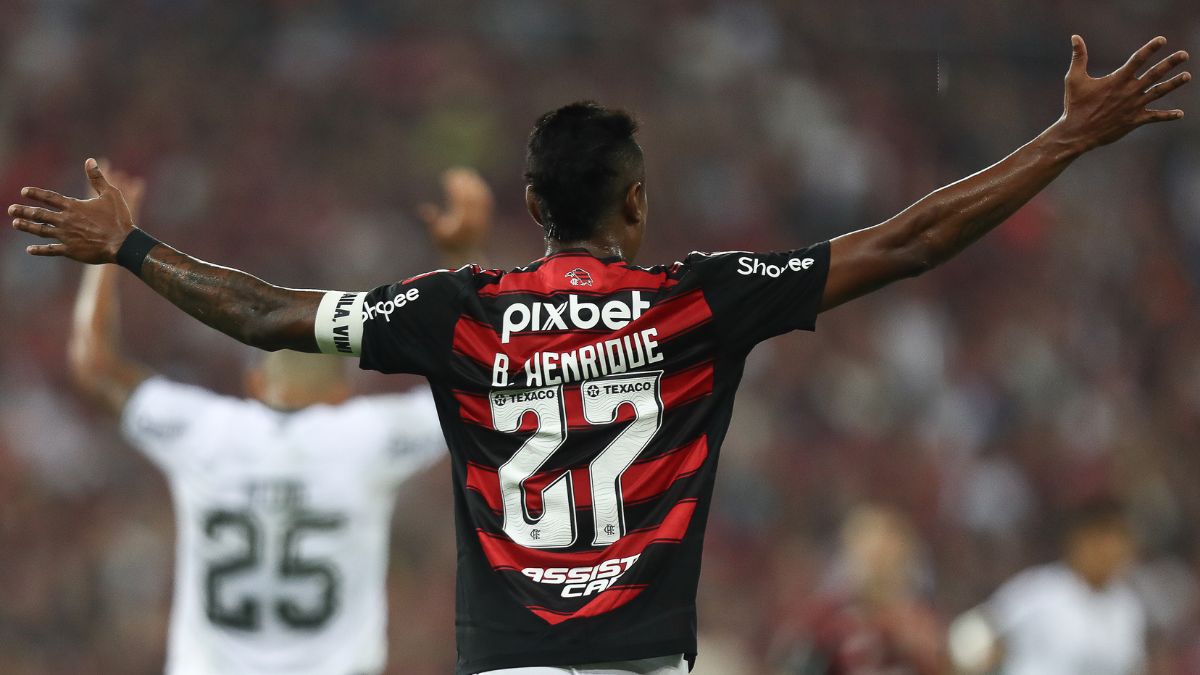 Filipe Luís afirmou que Bruno Henrique tem atuado pelo Flamengo no ‘sacrifício’ físico