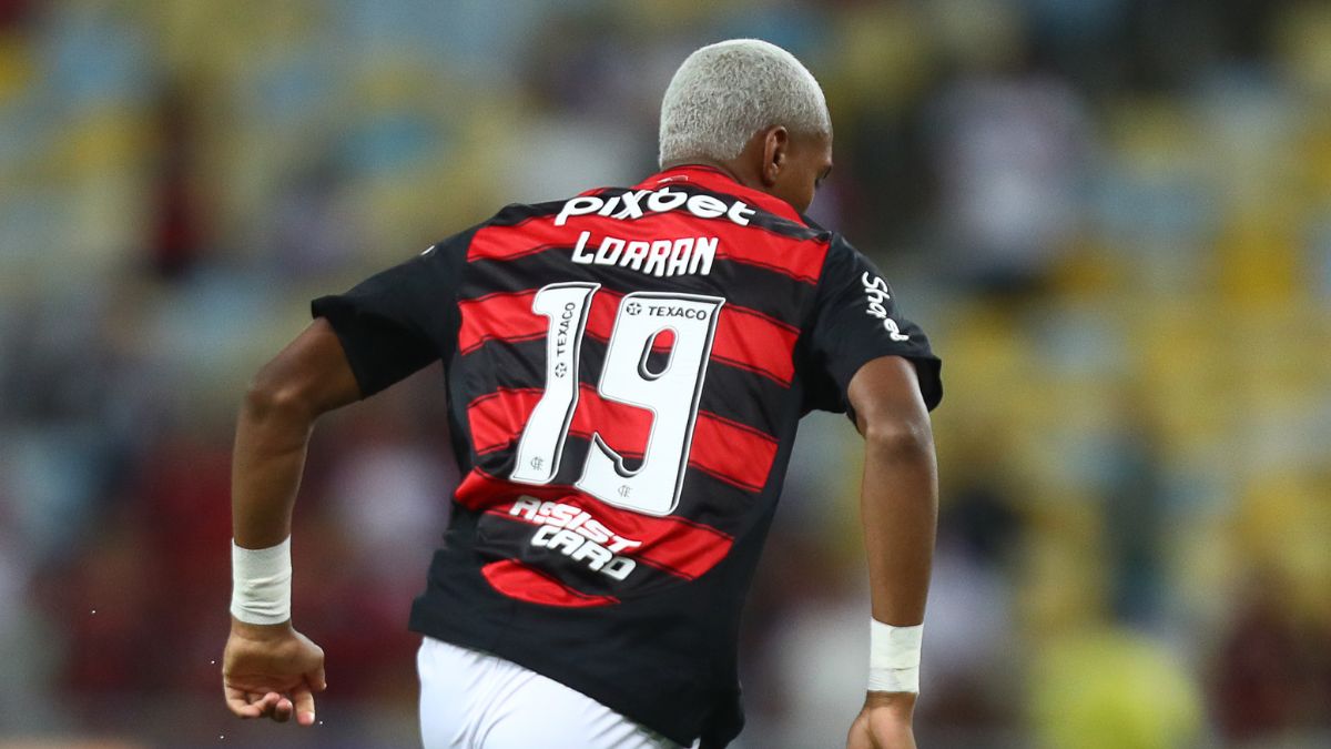 Lorran voltou a entrar em campo pelo time profissional do Flamengo nessa quarta-feira (21)