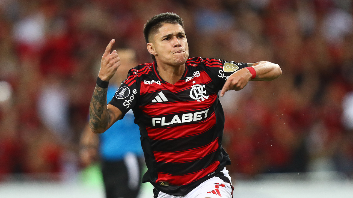 Luiz Araújo veste a camisa 7 do Flamengo