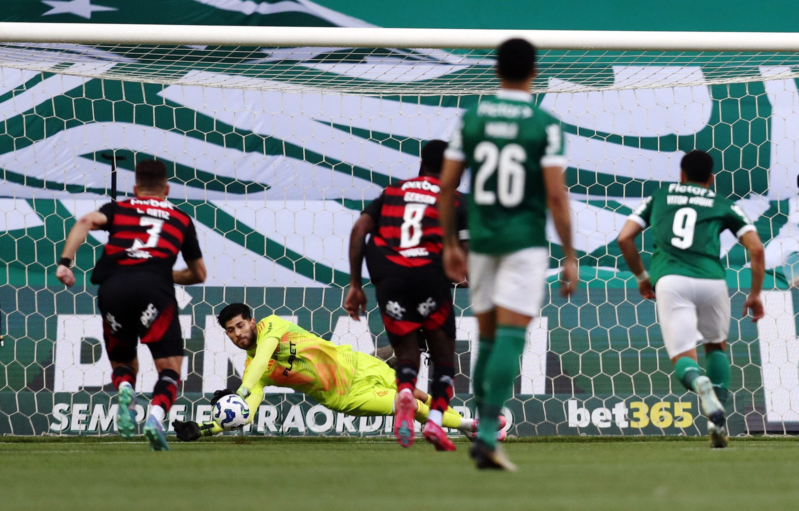 Flamengo mira recorde de melhor início defensivo nos pontos corridos; veja númerosCom apenas quatro gols sofridos em dez jogos, o desempenho defensivo do Flamengo no Campeonato Brasileiro já entrou para a história. Trata-se do melhor início do…sexta, 30 de maio de 2025 às 12:35