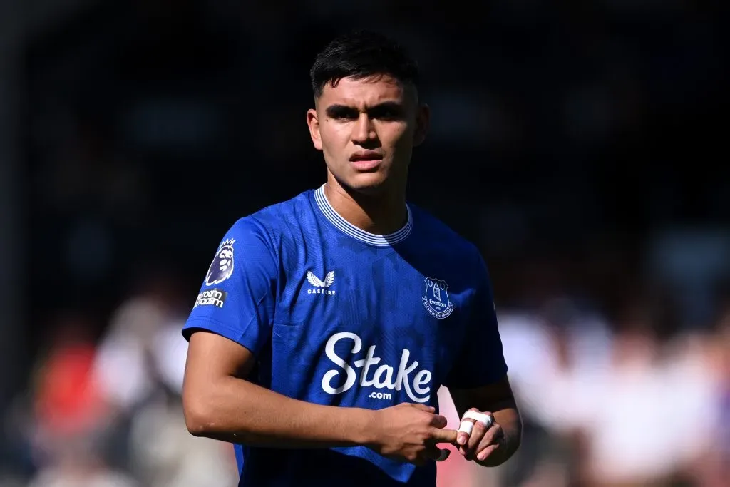Flamengo vende Alcaraz ao Everton, mas tem prejuízo de R$ 14 milhões