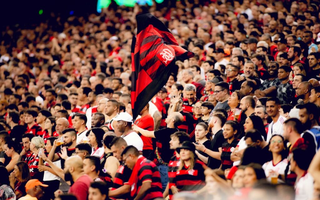 Flamengo pode voltar à liderança do Brasileirão hoje